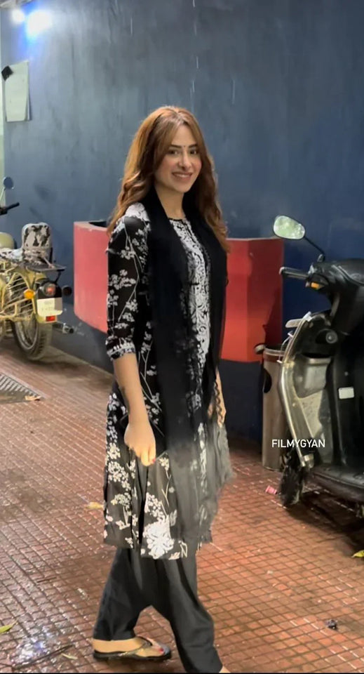 Mahira black mul mul kurta